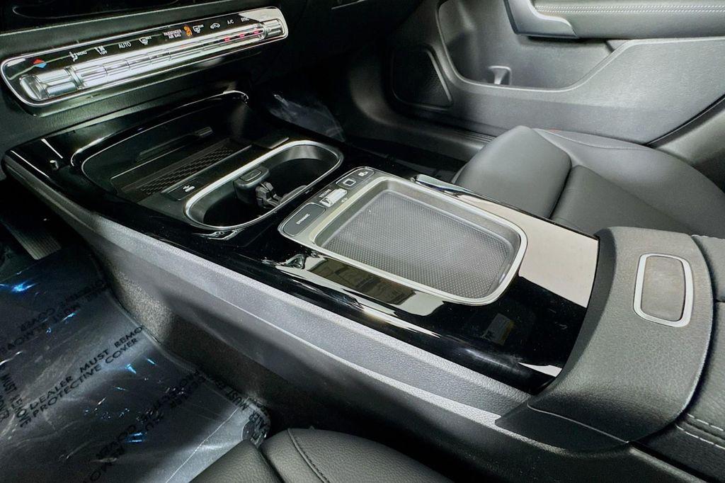 new 2025 Mercedes-Benz CLA 250 car, priced at $46,220