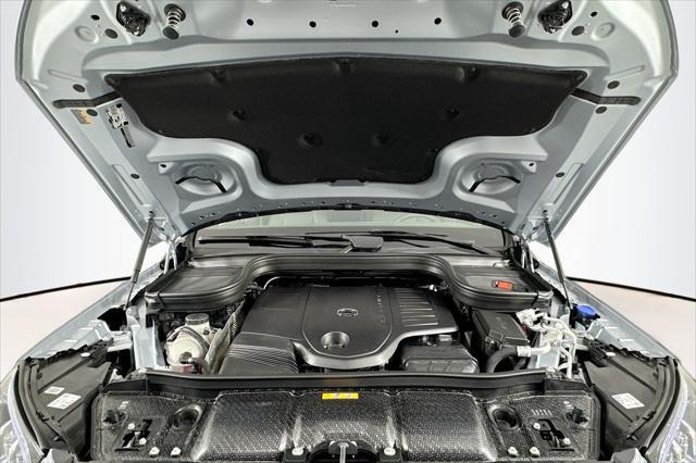 new 2025 Mercedes-Benz GLS 450 car, priced at $95,365