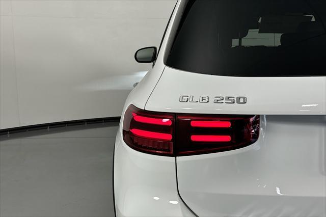 new 2024 Mercedes-Benz GLB 250 car, priced at $49,595