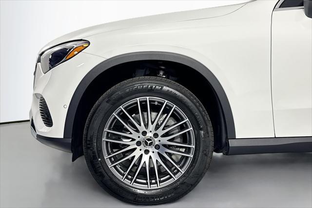 new 2025 Mercedes-Benz GLC 300 car, priced at $51,195