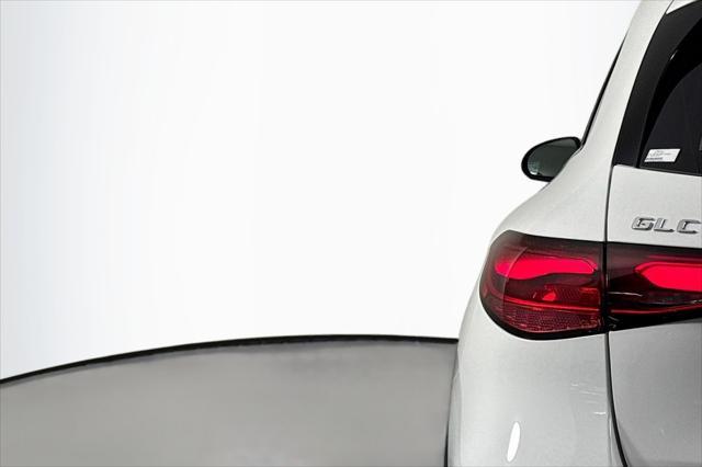 new 2025 Mercedes-Benz GLC 300 car, priced at $51,195
