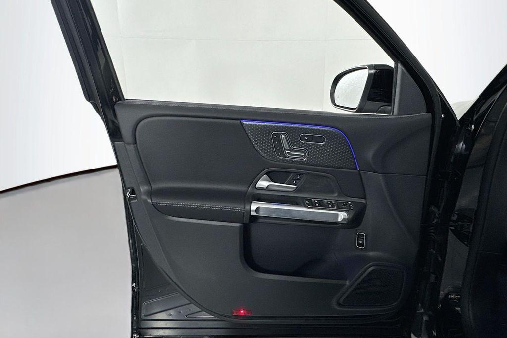 new 2025 Mercedes-Benz GLB 250 car, priced at $47,145