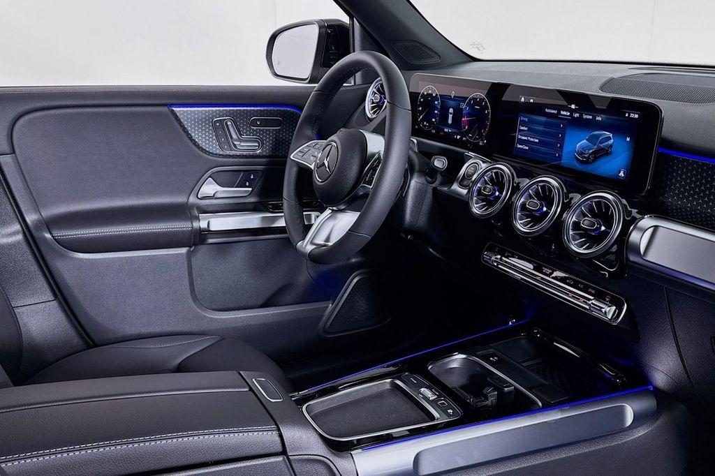 new 2025 Mercedes-Benz GLB 250 car, priced at $47,145