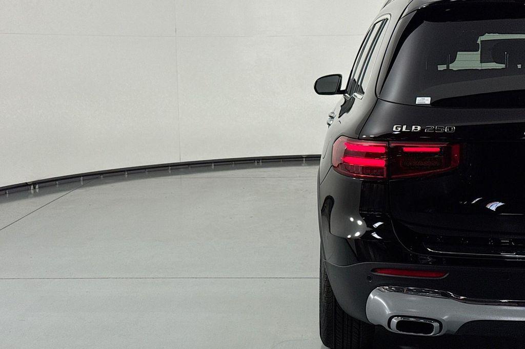 new 2025 Mercedes-Benz GLB 250 car, priced at $47,145