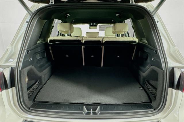 new 2025 Mercedes-Benz GLB 250 car, priced at $48,645