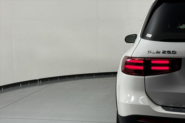 new 2025 Mercedes-Benz GLB 250 car, priced at $47,145