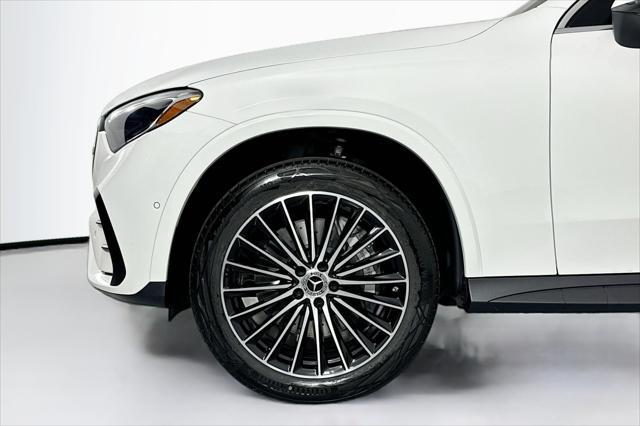 new 2025 Mercedes-Benz GLC 300 car, priced at $59,445