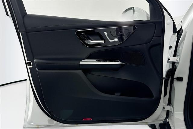 new 2025 Mercedes-Benz GLC 300 car, priced at $51,195