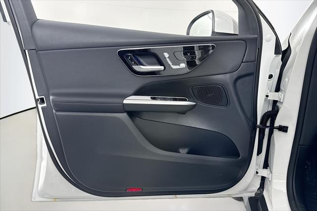 new 2025 Mercedes-Benz GLC 300 car, priced at $51,195