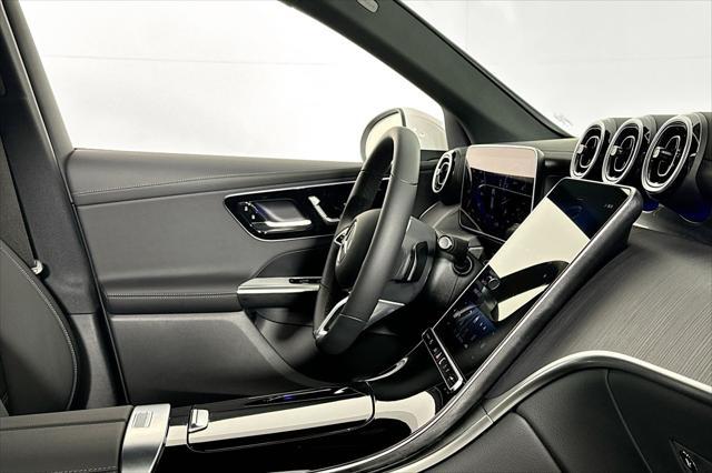 new 2025 Mercedes-Benz GLC 300 car, priced at $51,195