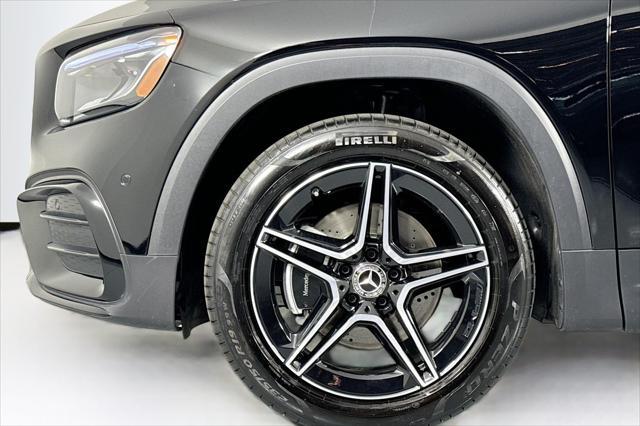 new 2024 Mercedes-Benz GLB 250 car, priced at $49,595