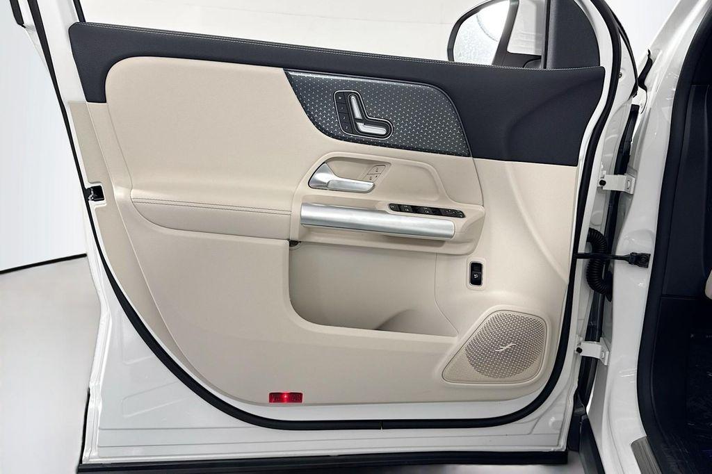 new 2025 Mercedes-Benz GLA 250 car, priced at $45,845