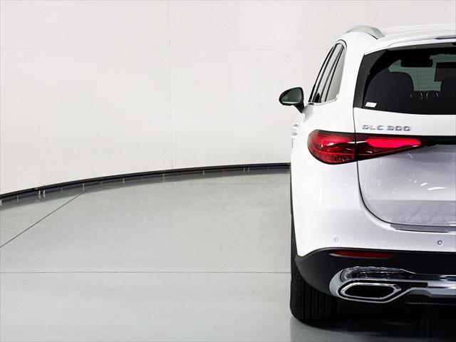 new 2025 Mercedes-Benz GLC 300 car, priced at $51,715