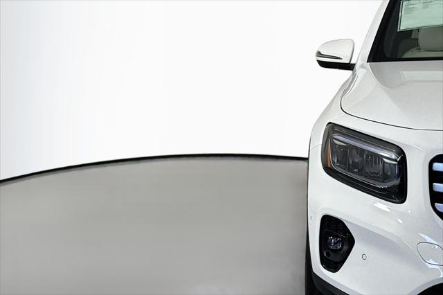 new 2025 Mercedes-Benz GLB 250 car, priced at $47,420