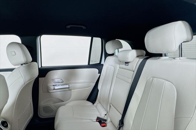 new 2025 Mercedes-Benz GLB 250 car, priced at $47,420