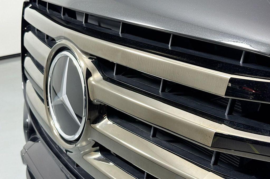 new 2025 Mercedes-Benz GLS 580 car, priced at $125,680