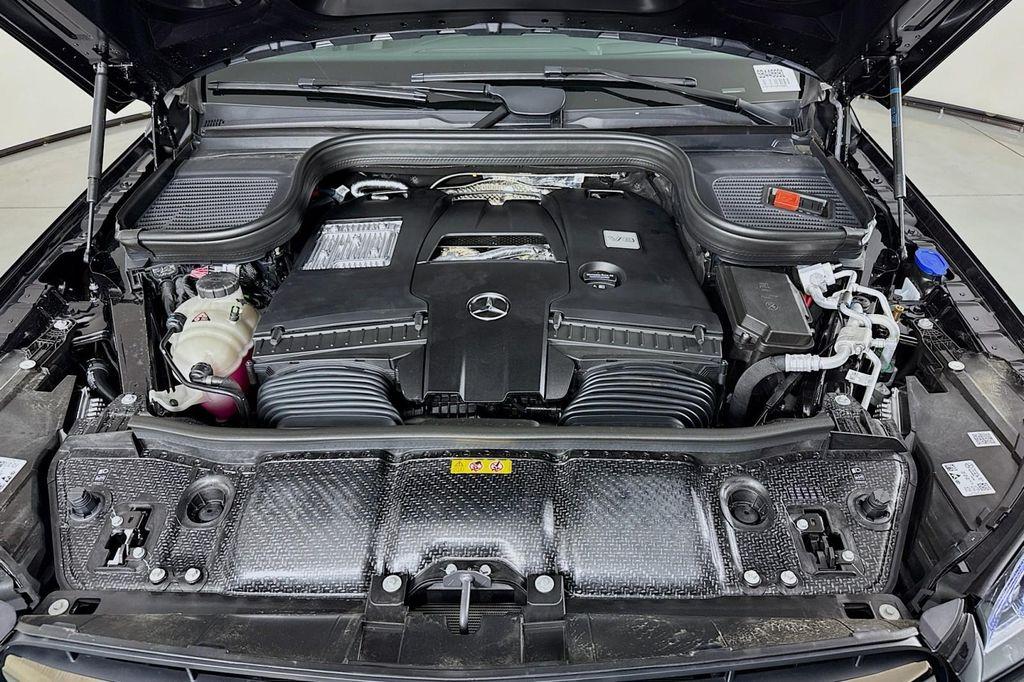 new 2025 Mercedes-Benz GLS 580 car, priced at $125,680