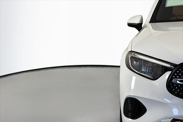 new 2025 Mercedes-Benz GLC 300 car, priced at $62,510
