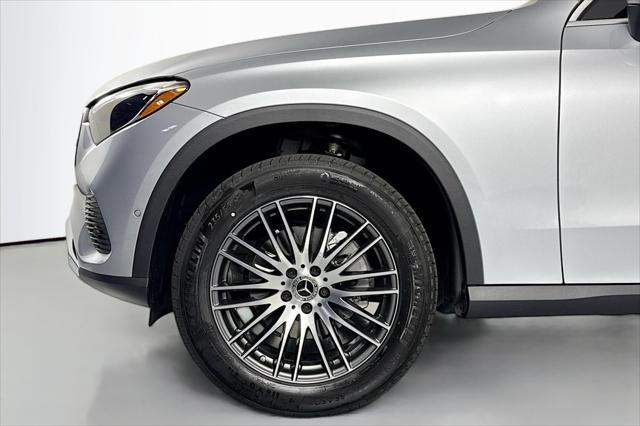 new 2025 Mercedes-Benz GLC 300 car, priced at $62,295
