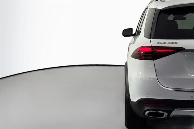 new 2025 Mercedes-Benz GLE 450 car, priced at $76,095