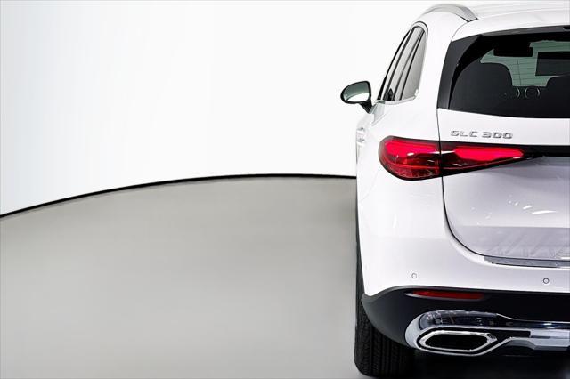 new 2025 Mercedes-Benz GLC 300 car, priced at $51,265