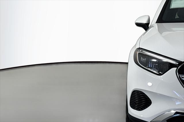 new 2025 Mercedes-Benz GLC 300 car, priced at $51,645
