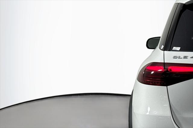new 2025 Mercedes-Benz GLE 450 car, priced at $75,945