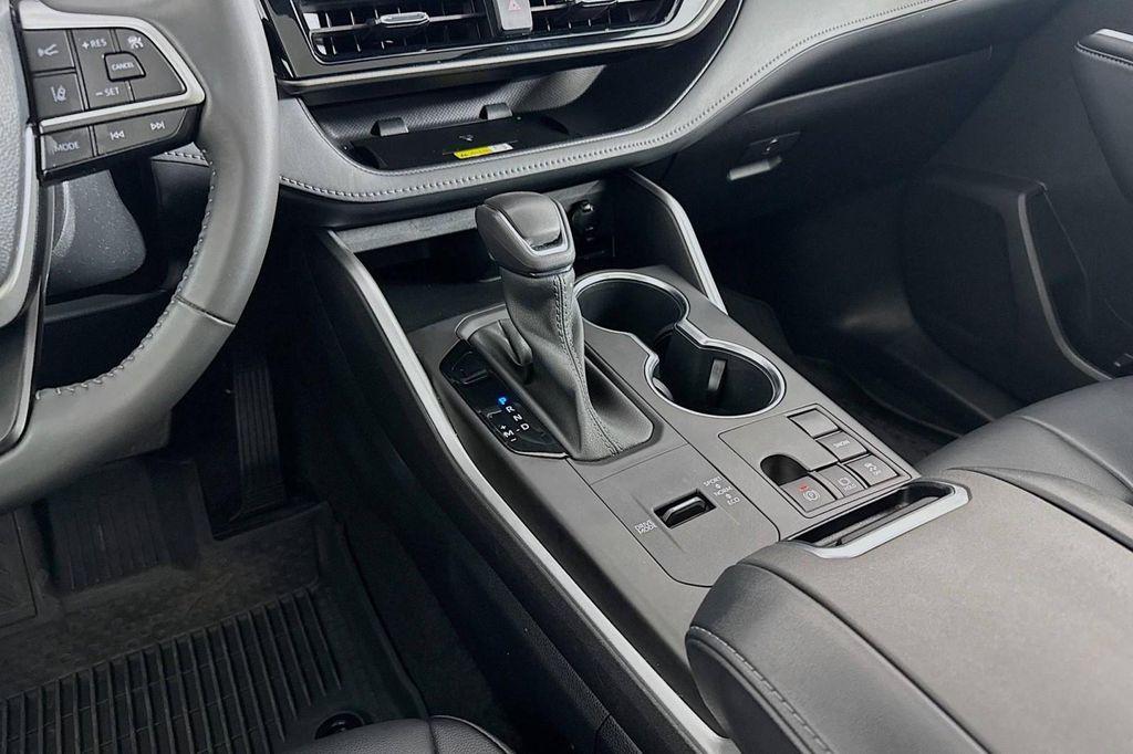 used 2023 Toyota Highlander car, priced at $36,682
