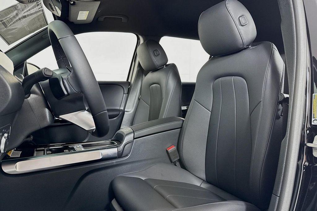 new 2025 Mercedes-Benz GLB 250 car, priced at $47,145