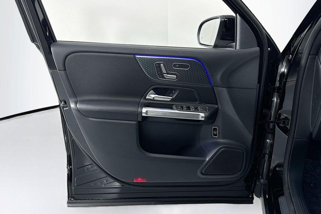 new 2025 Mercedes-Benz GLB 250 car, priced at $47,145