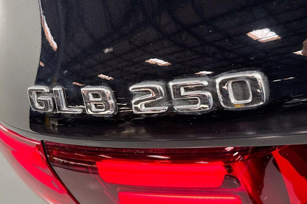 new 2025 Mercedes-Benz GLB 250 car, priced at $47,145