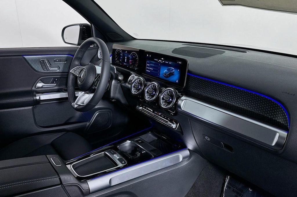 new 2025 Mercedes-Benz GLB 250 car, priced at $47,145