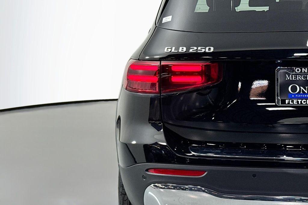 new 2025 Mercedes-Benz GLB 250 car, priced at $47,145