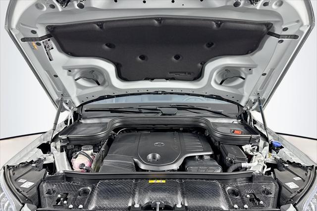 new 2025 Mercedes-Benz GLS 450 car, priced at $101,275