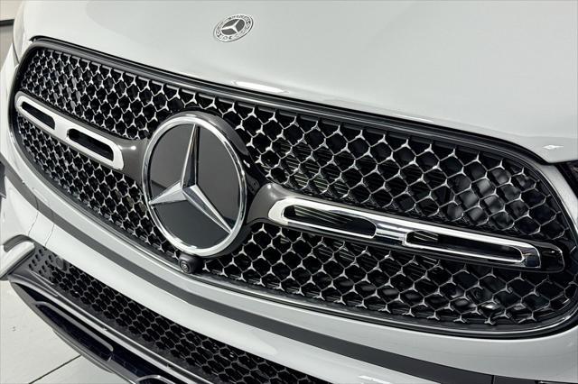 new 2025 Mercedes-Benz GLC 300 car, priced at $67,805
