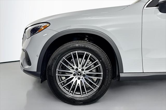 new 2025 Mercedes-Benz GLC 300 car, priced at $57,305