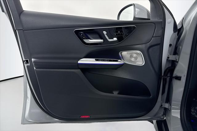 new 2025 Mercedes-Benz GLC 300 car, priced at $57,305