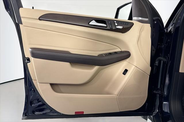 used 2019 Mercedes-Benz GLE 400 car, priced at $34,984