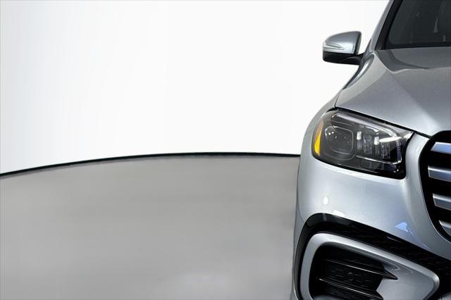 new 2025 Mercedes-Benz GLS 450 car, priced at $95,365