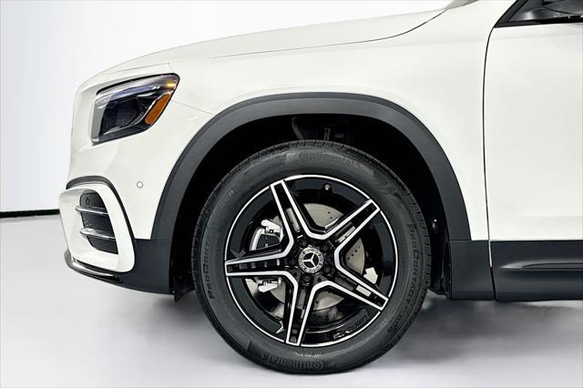 new 2024 Mercedes-Benz GLB 250 car, priced at $52,600