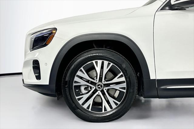 new 2024 Mercedes-Benz GLB 250 car, priced at $51,260