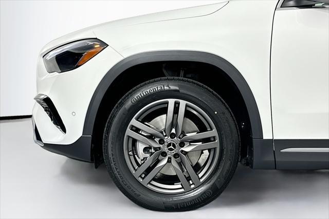 new 2025 Mercedes-Benz GLA 250 car, priced at $44,345