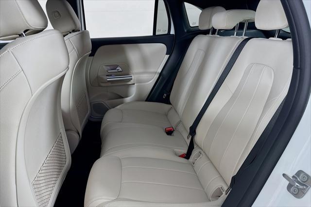 new 2025 Mercedes-Benz GLA 250 car, priced at $44,620