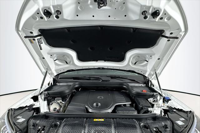new 2025 Mercedes-Benz GLS 450 car, priced at $94,795