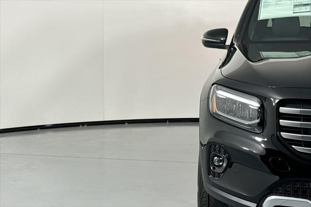 new 2025 Mercedes-Benz GLB 250 car, priced at $47,145