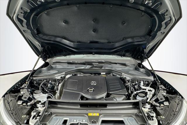 new 2025 Mercedes-Benz GLC 300 car, priced at $51,415