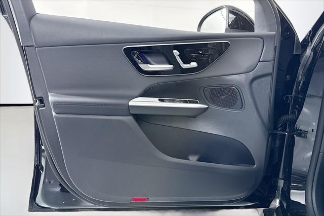 new 2025 Mercedes-Benz GLC 300 car, priced at $51,415