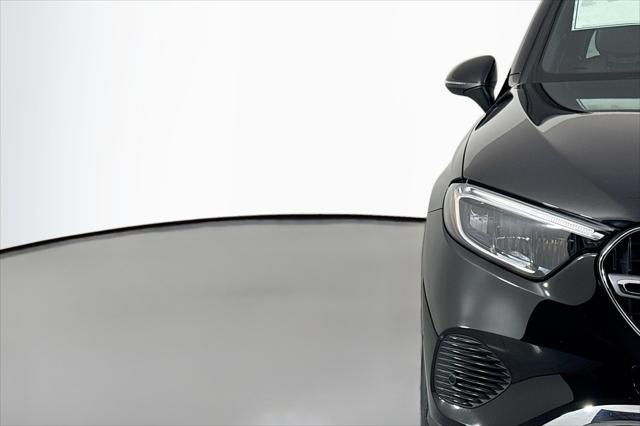 new 2025 Mercedes-Benz GLC 300 car, priced at $51,415