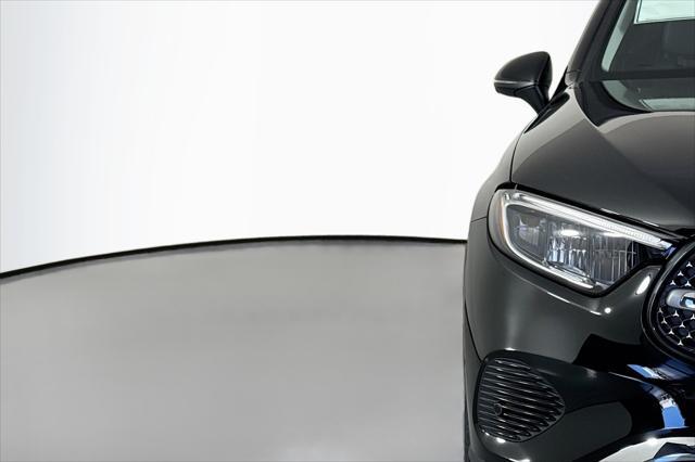 new 2025 Mercedes-Benz GLC 300 car, priced at $61,295