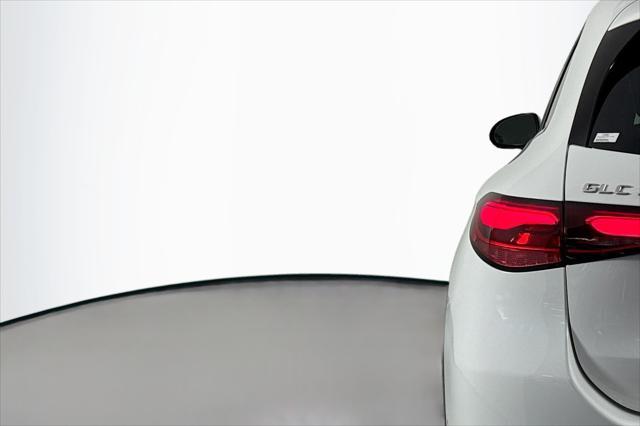used 2025 Mercedes-Benz GLC 300 car